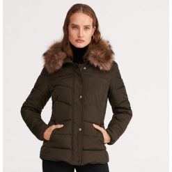 Kurtka ze sztucznym futrem - Khaki. Brązowe kurtki damskie Reserved, bez wzorów, bez kaptura. Za 229,99 zł.