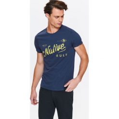 T-shirty męskie: T-SHIRT KRÓTKI RĘKAW MĘSKI Z NADRUKIEM
