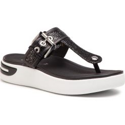 Japonki GEOX - D Ottaya Sand B D92CMB 0KYBC C9999 Black. Czarne klapki damskie Geox, z aplikacjami, z zamszu, bez obcasa. W wyprzedaży za 299,00 zł.