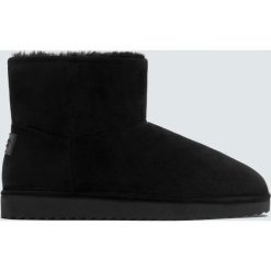 Czarne botki basic winter. Czarne botki damskie na obcasie Pull&Bear. Za 159,00 zł.