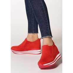 Czerwone Sneakersy Kaiser. Czerwone koturny damskie Born2be, z okrągłym noskiem. Za 119,99 zł.