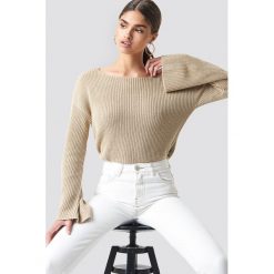 NA-KD Krótki sweter z dzianiny z długim rękawem - Beige. Brązowe swetry damskie marki NA-KD, bez wzorów, z dzianiny, z długim rękawem, długie, bez kaptura. Za 121,95 zł.