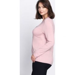 Różowa Bluzka Passionate Matter. Różowe bluzki damskie marki Born2be, xl, z aplikacjami, z okrągłym kołnierzem, z długim rękawem. Za 39,99 zł.