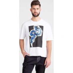 T-SHIRT Just Cavalli. Białe t-shirty męskie m, z nadrukiem, z bawełny, z okrągłym kołnierzem. Za 300,00 zł.