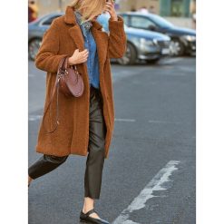 Baletki w szpic z ozdobną klamrą. Czarne baleriny damskie Top Secret, bez wzorów, ze skóry ekologicznej, eleganckie, bez obcasa. W wyprzedaży za 39,99 zł.