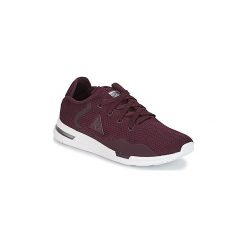 Buty Le Coq Sportif SOLAS W SPARKLY/S NUBUCK. Czerwone trampki i tenisówki damskie le coq sportif, bez wzorów, z nubiku, bez zapięcia. Za 279,20 zł.