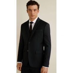 Mango Man - Marynarka Brasilia. Czarne garnitury męskie Mango Man, bez wzorów, z elastanu. W wyprzedaży za 174,90 zł.