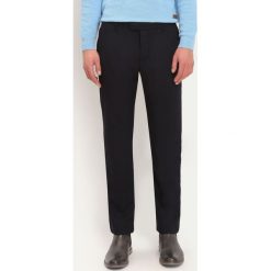 SPODNIE DŁUGIE MĘSKIE KLASYCZNE. Szare spodnie męskie Top Secret, na co dzień, s, bez wzorów, eleganckie, długie. W wyprzedaży za 39,99 zł.