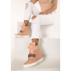 Różowe Sneakersy Stop Me Now. Różowe sneakersy damskie Born2be. W wyprzedaży za 69,99 zł.