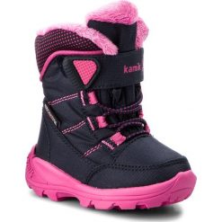 Śniegowce KAMIK - Stance NF9125 Navy Magenta. Różowe śniegowce dziewczęce marki Kamik, bez zapięcia. W wyprzedaży za 189,00 zł.