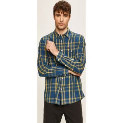 Wrangler - Koszula. Żółte koszule męskie Wrangler, s, bez wzorów, z bawełny, klasyczne, z klasycznym kołnierzykiem, z długim rękawem. W wyprzedaży za 189,90 zł.