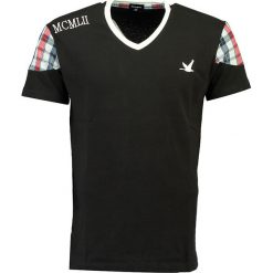 Koszulka polo "Jarreaux" w kolorze czarnym. Czarne koszulki męskie Stone Goose, m, z haftami, z bawełny, bez rękawów. W wyprzedaży za 55,95 zł.