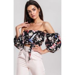 Czarna Bluzka Pretty-Pretty. Czarne bluzki damskie Renee, xl, bez wzorów, z jeansu, bez kołnierzyka. Za 89,99 zł.