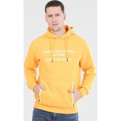 Żółta Bluza Berinorin. Żółte bluzy męskie Born2be, xl, bez wzorów, bez kołnierzyka, bez rękawów, bez kaptura. Za 79,99 zł.