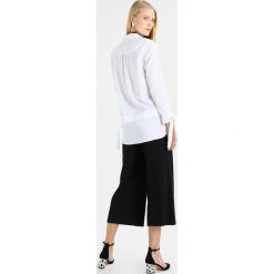 Koszule wiązane damskie: Cortefiel LONG POPELIN BLOUSE WITH KNOT DETAIL IN CUFFS Koszula white