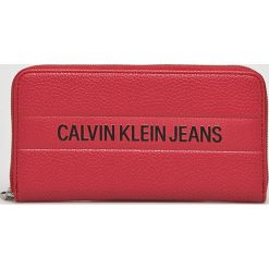 Calvin Klein Jeans - Portfel. Czerwone portfele damskie marki Calvin Klein Jeans, z jeansu. Za 299,90 zł.