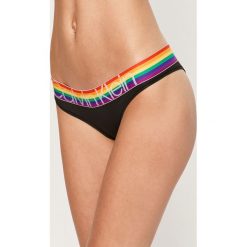 Calvin Klein Underwear - Figi. Czarne majtki damskie Calvin Klein Underwear, s, z nadrukiem, z elastanu. W wyprzedaży za 99,90 zł.