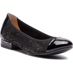Baleriny CAPRICE - 9-22156-22 Black Suede Co 040. Czarne baleriny damskie Caprice, bez wzorów, ze skóry, klasyczne, bez obcasa, na płaskiej podeszwie. Za 239,90 zł.