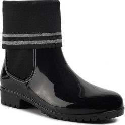 Kalosze TAMARIS - 1-25470-33 Black 001. Czarne kalosze damskie Tamaris, bez wzorów, z tworzywa sztucznego. W wyprzedaży za 149,00 zł.