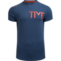 T-shirt męski TSM601 - GRANATOWY - Outhorn. Niebieskie t-shirty męskie marki Outhorn, na zimę, m, z bawełny. W wyprzedaży za 24,49 zł.