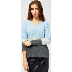 Sweter w pasy. Szare swetry damskie Moodo, s, w paski, z elastanu, długie. Za 69,99 zł.