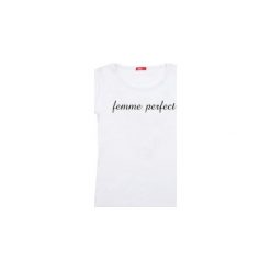 - t-shirt damski. Białe t-shirty damskie TXM, z napisami, z bawełny, eleganckie, bez kołnierzyka. Za 9,99 zł.