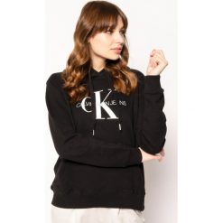 Bluza Calvin Klein Jeans J20J213468. Czarne bluzy damskie Calvin Klein Jeans, s, bez wzorów, z bawełny, bez rękawów, bez kaptura. W wyprzedaży za 359,00 zł.