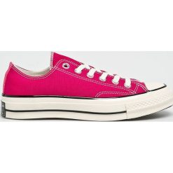 Converse - Tenisówki. Różowe trampki i tenisówki damskie marki Converse, z gumy, na sznurówki. W wyprzedaży za 249,90 zł.