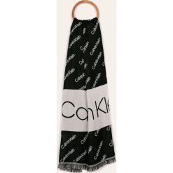 Calvin Klein - Szal. Brązowe szaliki damskie Calvin Klein, bez wzorów, z wiskozy. W wyprzedaży za 199,90 zł.
