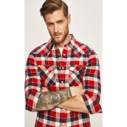 Lee - Koszula. Czerwone koszule męskie Lee, xxl, bez wzorów, z bawełny, klasyczne, z klasycznym kołnierzykiem, z długim rękawem. W wyprzedaży za 129,90 zł.