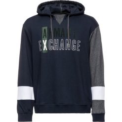 Bluza Armani Exchange 6GZMAE ZJ1IZ 7576. Niebieskie bluzy męskie Armani Exchange, xl, bez wzorów, z bawełny, bez kołnierzyka, bez rękawów, bez kaptura. W wyprzedaży za 349,00 zł.
