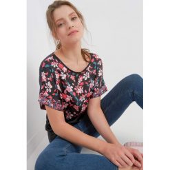 Bluzki, topy, tuniki: Koszulka w kwiaty
