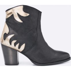 Pepe Jeans - Botki Dolly. Szare botki damskie lity Pepe Jeans, z jeansu. W wyprzedaży za 299,90 zł.