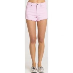 SZORTY JEANSOWE Armani Exchange. Różowe szorty damskie Armani Exchange, z aplikacjami, z elastanu. Za 210,00 zł.