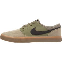 Nike SB SOLARSOFT PORTMORE II Tenisówki i Trampki medium olive/black/medium brown. Zielone tenisówki damskie marki Nike SB, ze skóry. Za 299,00 zł.