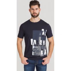 T-SHIRT Armani Exchange. Niebieskie t-shirty męskie Armani Exchange, s, z nadrukiem, z bawełny, z okrągłym kołnierzem. Za 160,30 zł.