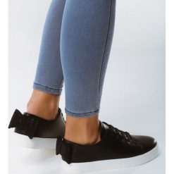 Czarne Buty Sportowe Sparkling Bowknot. Czarne buty sportowe damskie Born2be, z aplikacjami, ze skóry, sportowe. Za 59,99 zł.