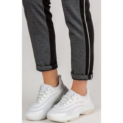 Sznurowane obuwie sportowe. Buty sportowe damskie Merg Selection, bez wzorów, sportowe. W wyprzedaży za 99,90 zł.