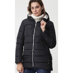 Czarna Kurtka Lysterfield. Czarne kurtki damskie Born2be, na zimę, xl, bez wzorów, z futra, długie. Za 299,99 zł.