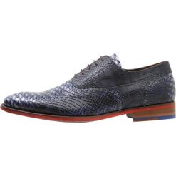 Floris van Bommel Oksfordki dark blue. Niebieskie buty wizytowe męskie marki Floris van Bommel, bez wzorów, ze skóry, eleganckie, na sznurówki. W wyprzedaży za 786,75 zł.