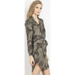 SUKIENKA AMARA. Sukienki damskie ivon, na co dzień, w paski, z tkaniny, ze stójką, z długim rękawem, długie, maxi, asymetryczne. Za 239,00 zł.