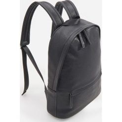 Plecak z kieszenia na laptop - Czarny. Czarne plecaki męskie Reserved, bez wzorów. Za 159,99 zł.