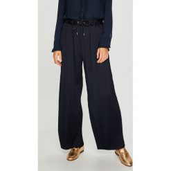 Scotch & Soda - Spodnie. Niebieskie spodnie damskie Scotch & Soda, s, z poliesteru, z podwyższonym stanem. W wyprzedaży za 399,90 zł.
