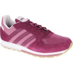 Różowe Buty adidas 8K W B43788. Różowe buty sportowe damskie Adidas, bez wzorów, z materiału, sportowe. W wyprzedaży za 309,00 zł.