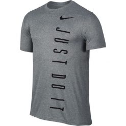 Nike Koszulka męska Legend 2.0 Vertical Just Do It szara r. S (779174 091). Czerwone koszulki sportowe męskie marki Nike, s, z poliesteru. Za 101,24 zł.
