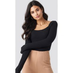 Iva Nikolina x NA-KD Square Neck Top - Black. Czarne topy damskie Iva Nikolina x NA-KD, bez wzorów, bez kołnierzyka. Za 100,95 zł.