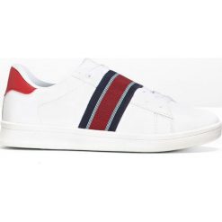 Sneakersy bonprix biały. Białe buty sportowe damskie bonprix. Za 79,99 zł.