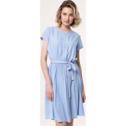 Niebieska Sukienka Wanna Hit. Niebieskie sukienki damskie Born2be, na co dzień, xl, z aplikacjami, bez kołnierzyka, bez rękawów, mini, plisowane. Za 89,99 zł.