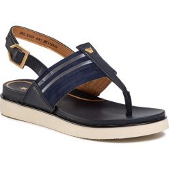 Sandały WRANGLER - Thalia Karen Thong WL01594A Navy 016. Niebieskie klapki damskie Wrangler, bez wzorów, ze skóry ekologicznej, bez obcasa. W wyprzedaży za 159,00 zł.