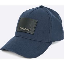 Calvin Klein Jeans - Czapka. Niebieskie czapki męskie marki Calvin Klein Jeans, z bawełny. W wyprzedaży za 159,90 zł.